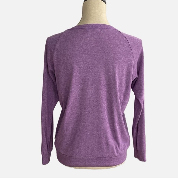 Aritzia TNA Pomona Long Sleeve Tee Shirt Top Size XS V-neck Heathered Purple - Picture 2 of 8